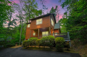 Cozy 2BR HOT TUB 15 Min to DwTn Gatlinburg FREE Attraction Tickets